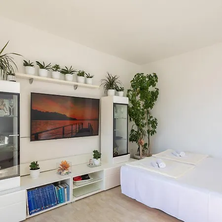 Adriatic Apartment *